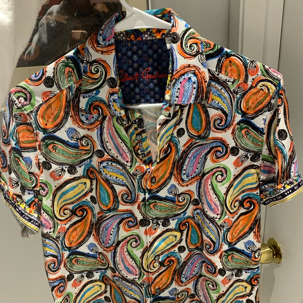 Robert Graham designer dress t-shirt. Size S